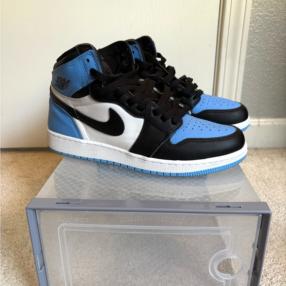 jordan 1 mid university blue